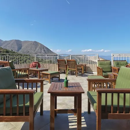 Cressa Ghitonia Village 4*