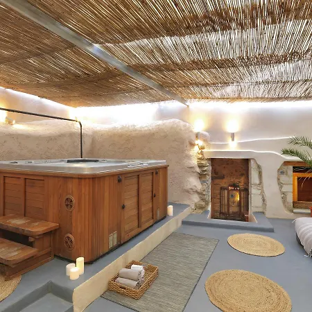 Cressa Ghitonia Village 4*