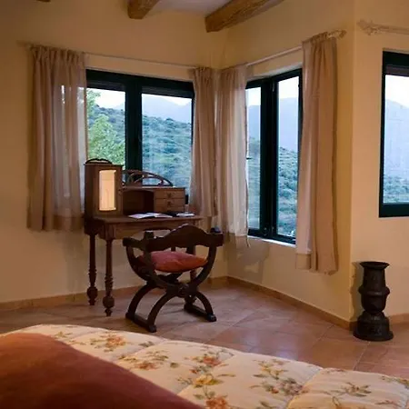 Cressa Ghitonia Village Hotell 4*