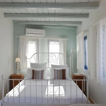 Cressa Ghitonia Village Hotell