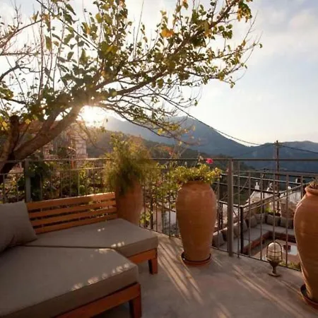 Cressa Ghitonia Village 4*