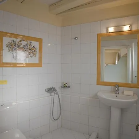 Cressa Ghitonia Village 4*